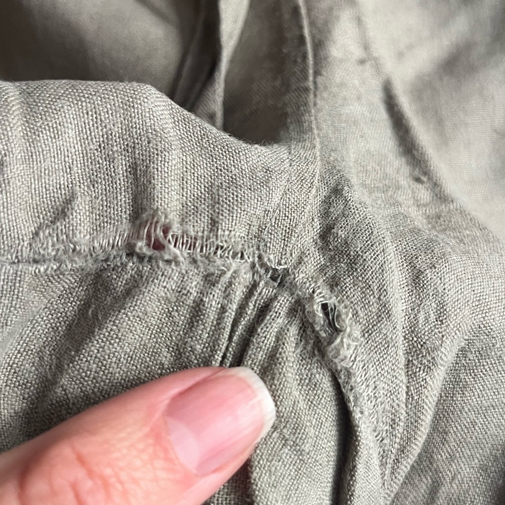 Parachute Moss Army Green Linen Shorts 🌿🩳 - Picture 2 of 9
